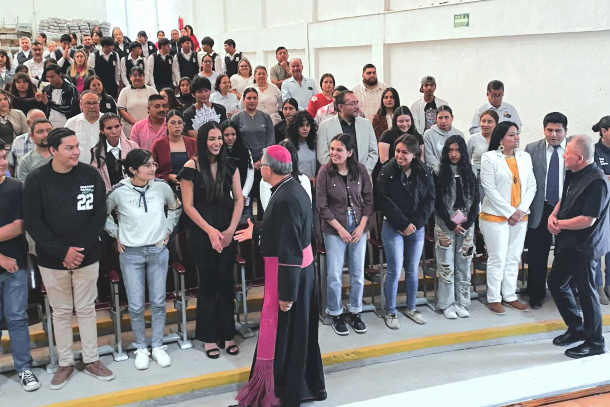 La visita de monseñor Victor Alejandro Aguilar Ledezma, v obispo de Celaya.
